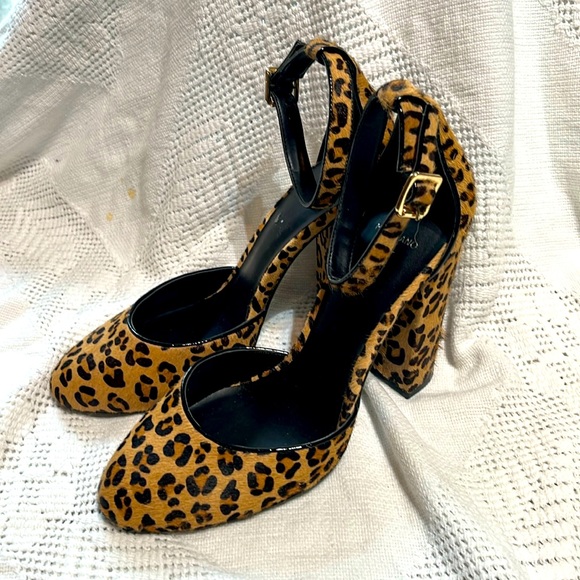 MARCIANO ANIMAL PRINT PUMPS - Picture 1 of 12